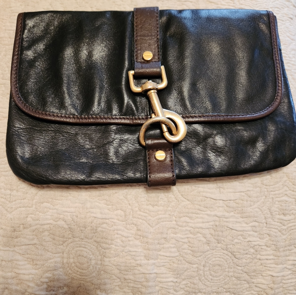 TOMMY HILF8GER CLUTCH PURSE